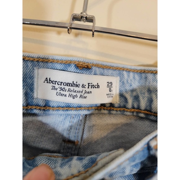 Abercrombie & Fitch the 90s Straight Ultra High Rise Relaxed Jeans Blue SZ 29/8 - Picture 3 of 6